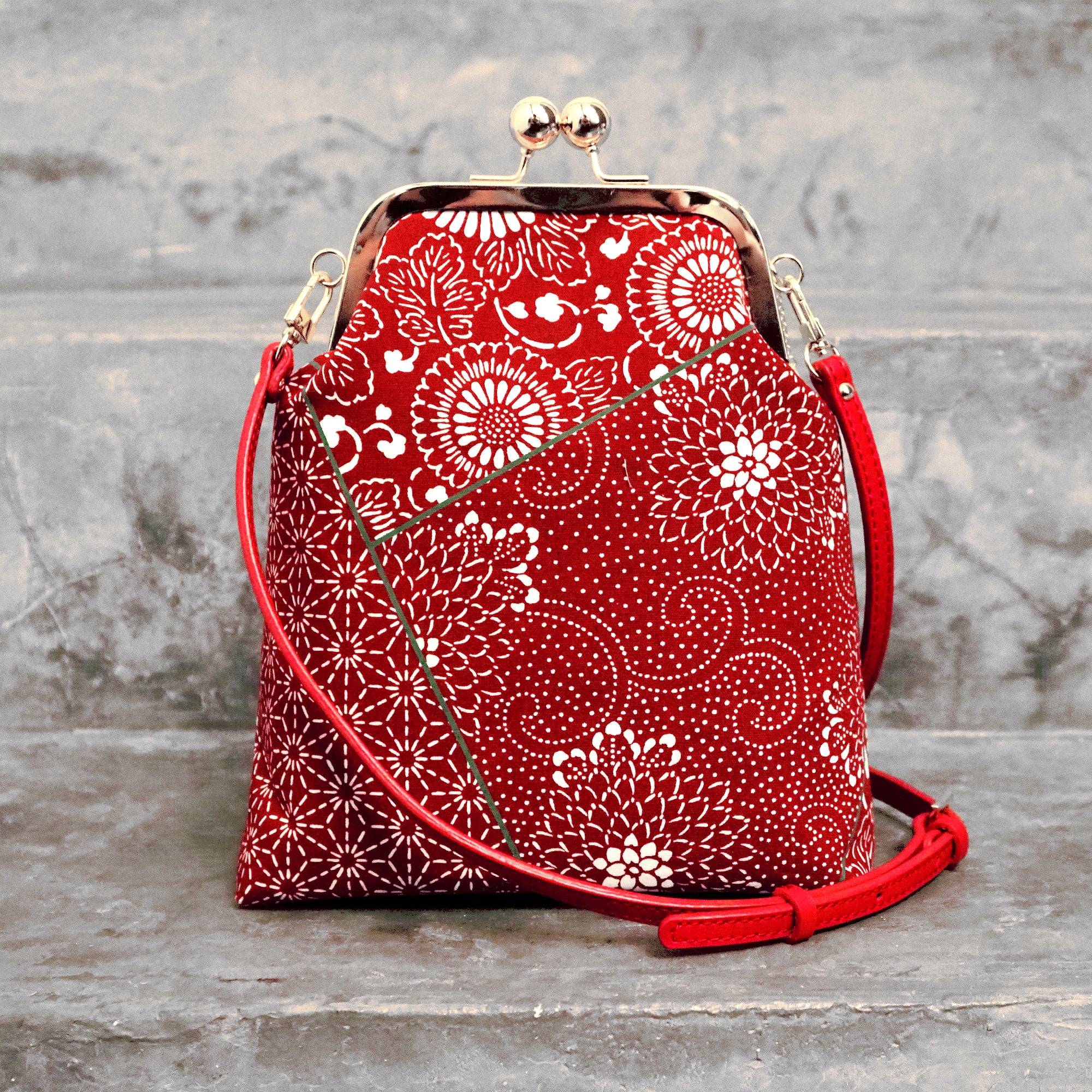 40% OFF - Trapezoid Crossbody Bag - Floral Rub